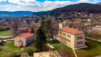 МОН проверява частно училище заради убитото под Околчица момче