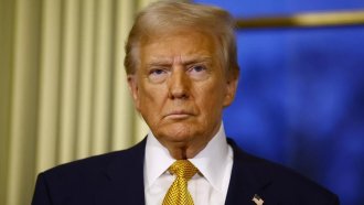 Тръмп заплаши с мита страните, които търгуват с Иран