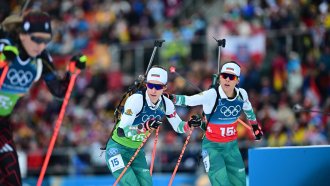 Въпреки силния старт, България завърши на 12-о място в женската щафета по биатлон