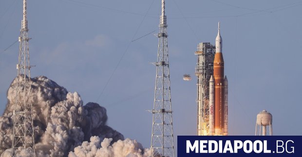 Мисията по завръщането на хора около Луната започна успешно В