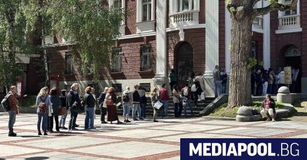 На театър вместо в онлайн платформите и билети за 5