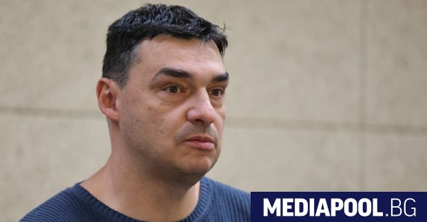  Волейболната звезда Владимир Николов повежда листата на формацията на