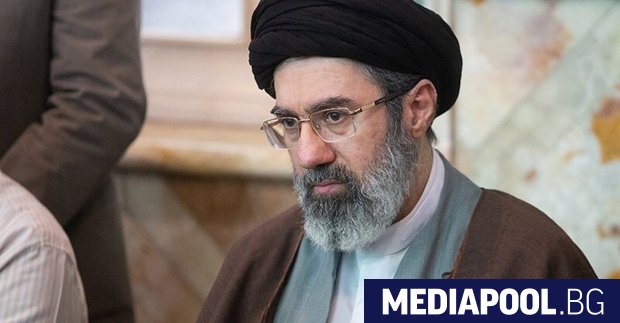 Върховният лидер на Иран Моджтаба Хаменей е бил евакуиран с