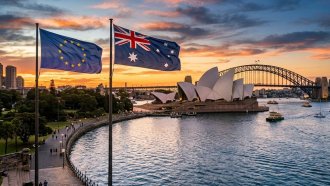 ЕK и Австралия договориха споразумение за свободна търговия и суровини