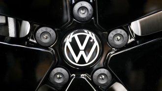 От коли към отбрана: Ще произважда ли 