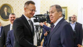 Изтекли записи показват как унгарският външен министър е обслужвал интересите на Кремъл