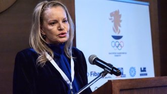 Стефка Костадинова има два месеца и две възможности да напусне БОК