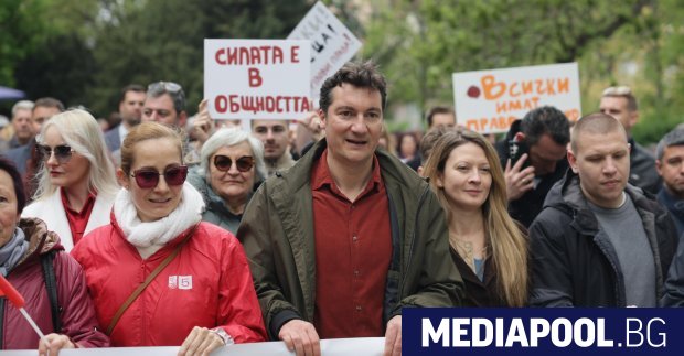 Първи май е празник но преди всичко дата на която
