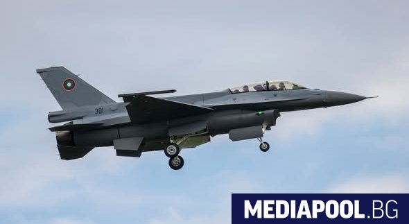 Почти всички налични самолети във военната авиация ще прелетят над
