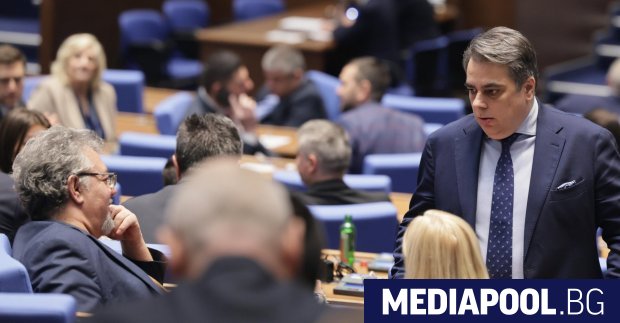 Лидерът на Продължаваме промяната ПП Асен Василев обяви че е