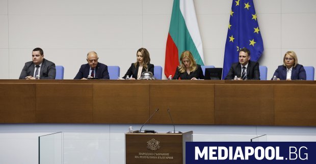 В последния ден на април започна работа 52 то Народно събрание