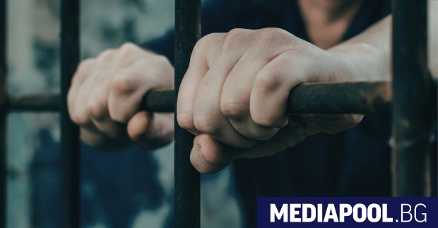 Затворите и други институции за задържане в Кипър са пълни