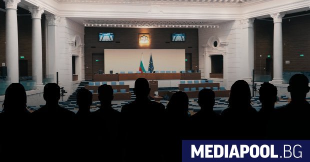 От кой избирателен район и колко депутати вкарва всяка една