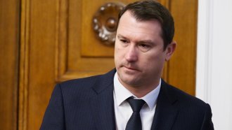 Копринков е в неплатен отпуск като президентски секретар. Борисов се виждал с него заради Весела Лечева