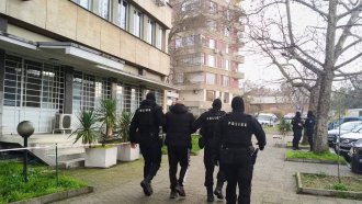 Четирима са задържани за купуване на гласове в Сливен