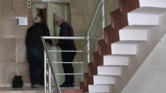 Председателят и секретарят на РИК – Благоевград пострадаха при инцидент с асансьор