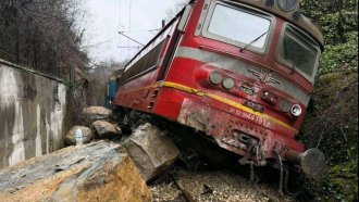 След два инцидента за два дни разследващ влакови катастрофи призова за 