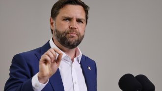 Преди преговорите с Иран Ванс предупреди: Не си играйте с нас