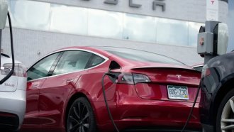 Нидерландия одобри автономното шофиране на “Тесла“