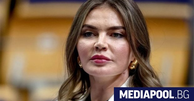 Докато Владимир Путин говори за хибридна война с колективния Запад