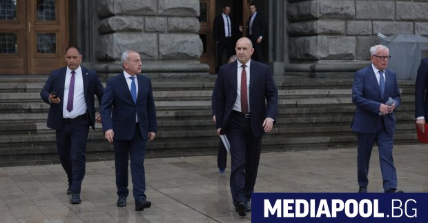 Предложеният от Румен Радев кабинет да бъде одобрен от парламента