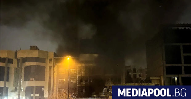 Най малко четирима души бяха убити и 35 деца бяха ранени