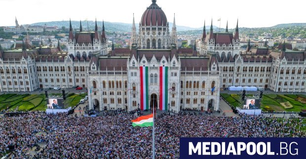 Проевропейският центрист Петер Мадяр положи клетва като министър председател на Унгария