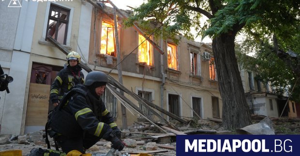 Русия атакува с дронове и ракети украинските градове Одеса и