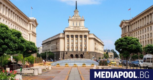 Още трима от Прогресивна България ПБ напуснаха парламента Оставките им