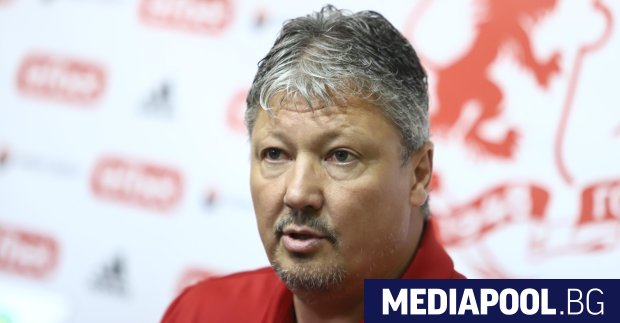 Една от големите легенди на българския футбол е във все