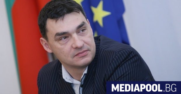 Бившият капитан на националния отбор по волейбол и настоящ депутат
