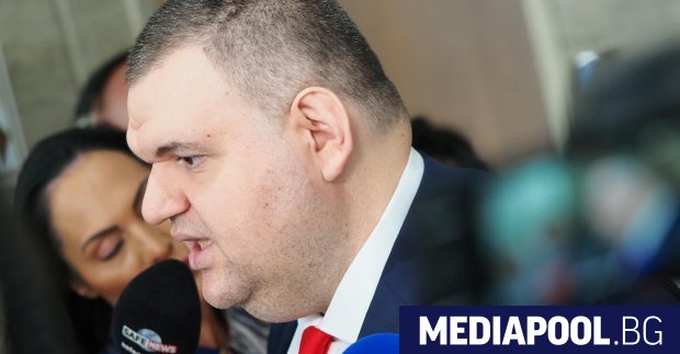 Санкционираният по глобалния закон Магнитски за значима корупция Делян Пеевски