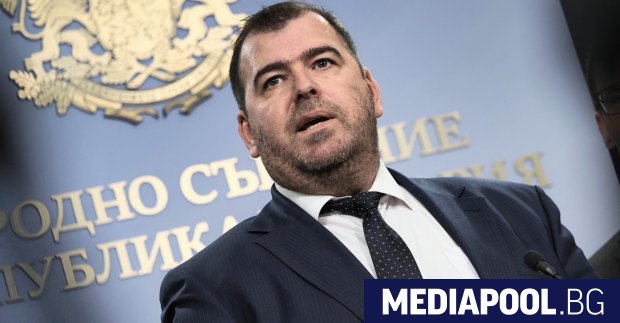 Партията на Румен Радев сравни в четвъртък мерките си за