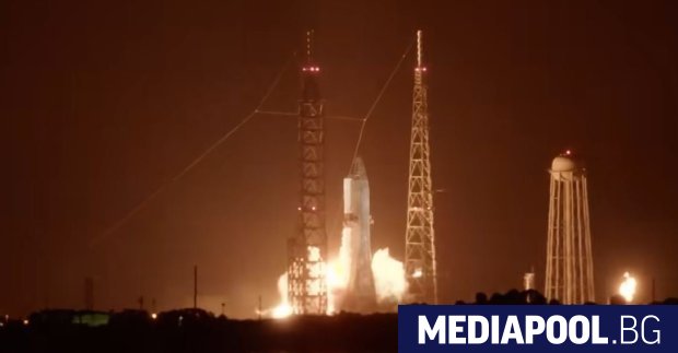 Ракетата Ню Глен на американската космическа компания Блу Ориджин експлодира