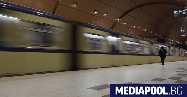 Метростанциите Театрална и Хаджи Димитър които са част от третата
