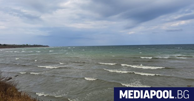Тяло на жена бе открито в морето край плаж Олимпийски