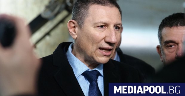Доскорошният и ф главен прокурор Борислав Сарафов ще се оттегли и