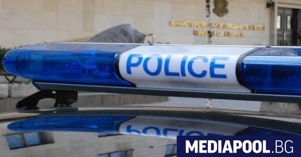 Мъж на около 36 години от Нидерландия и 30 годишна жена