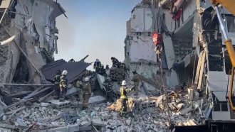 18 станаха загиналите от украинския удар срещу колеж в Донбас (обновена)