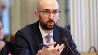 Клисурски оставя дефицит от 1.75 млрд. евро към април