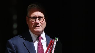 Британската министърка по въпросите на жилищното строителство подаде оставка; Стармър заяви, че няма да се оттегли