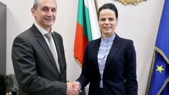 Здравният министър обеща отместване на фокуса от болниците към превенцията и контрол на разходите