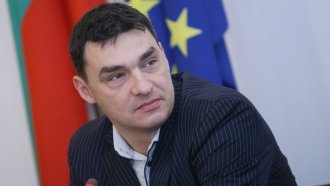 Управляващите обсъждат намаляване на майчинството при наличие на повече ясли