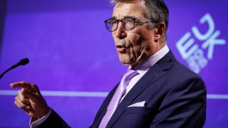 Бивш шеф на НАТО предлага нов съюз от демократични държави без САЩ