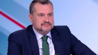 Калоян Методиев: Кабинетът е 50% на Радев и 50% на Пеевски
