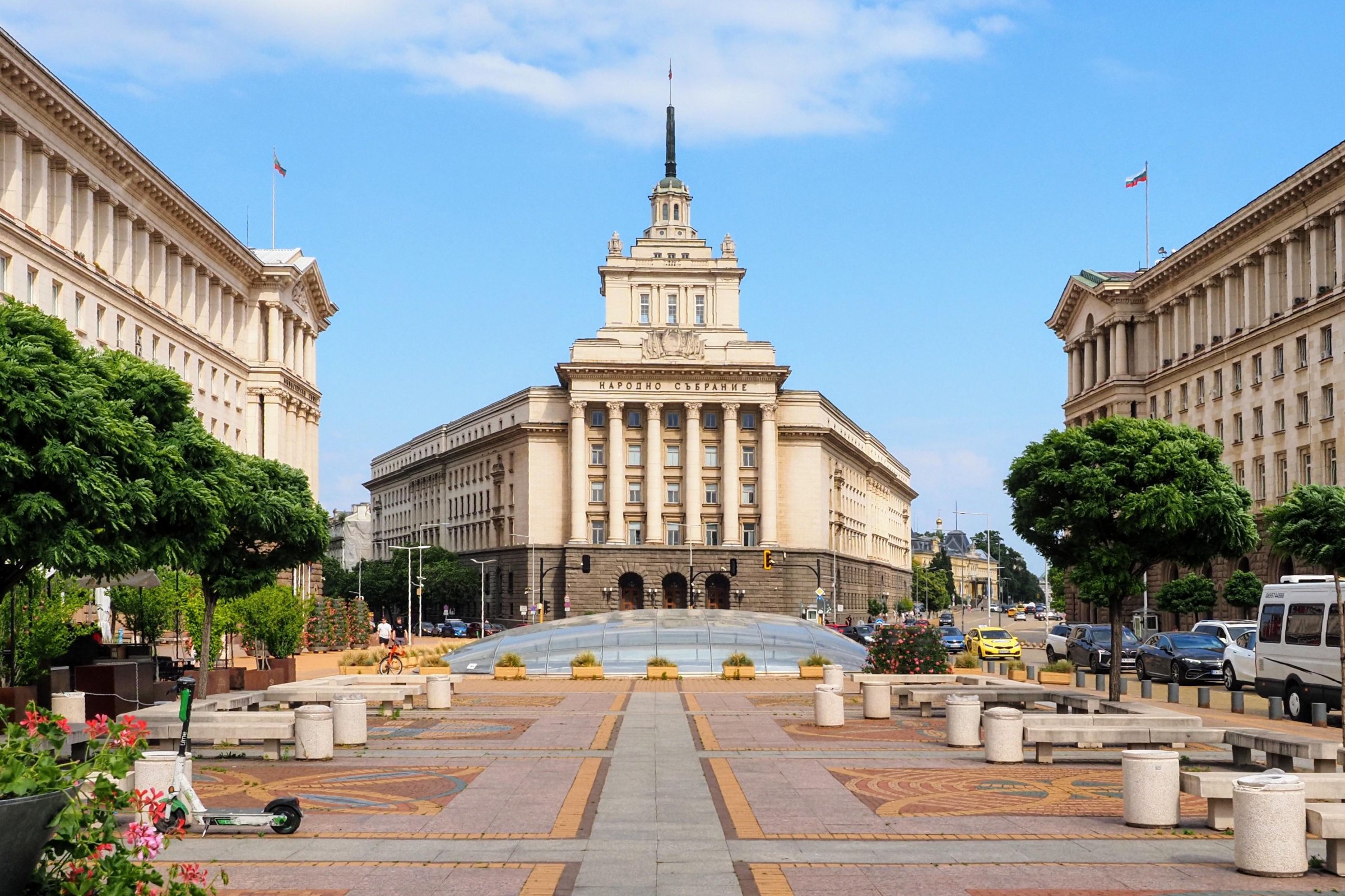 Опозицията обвини Радев, че подменя националния интерес и води България по пътя на Орбан