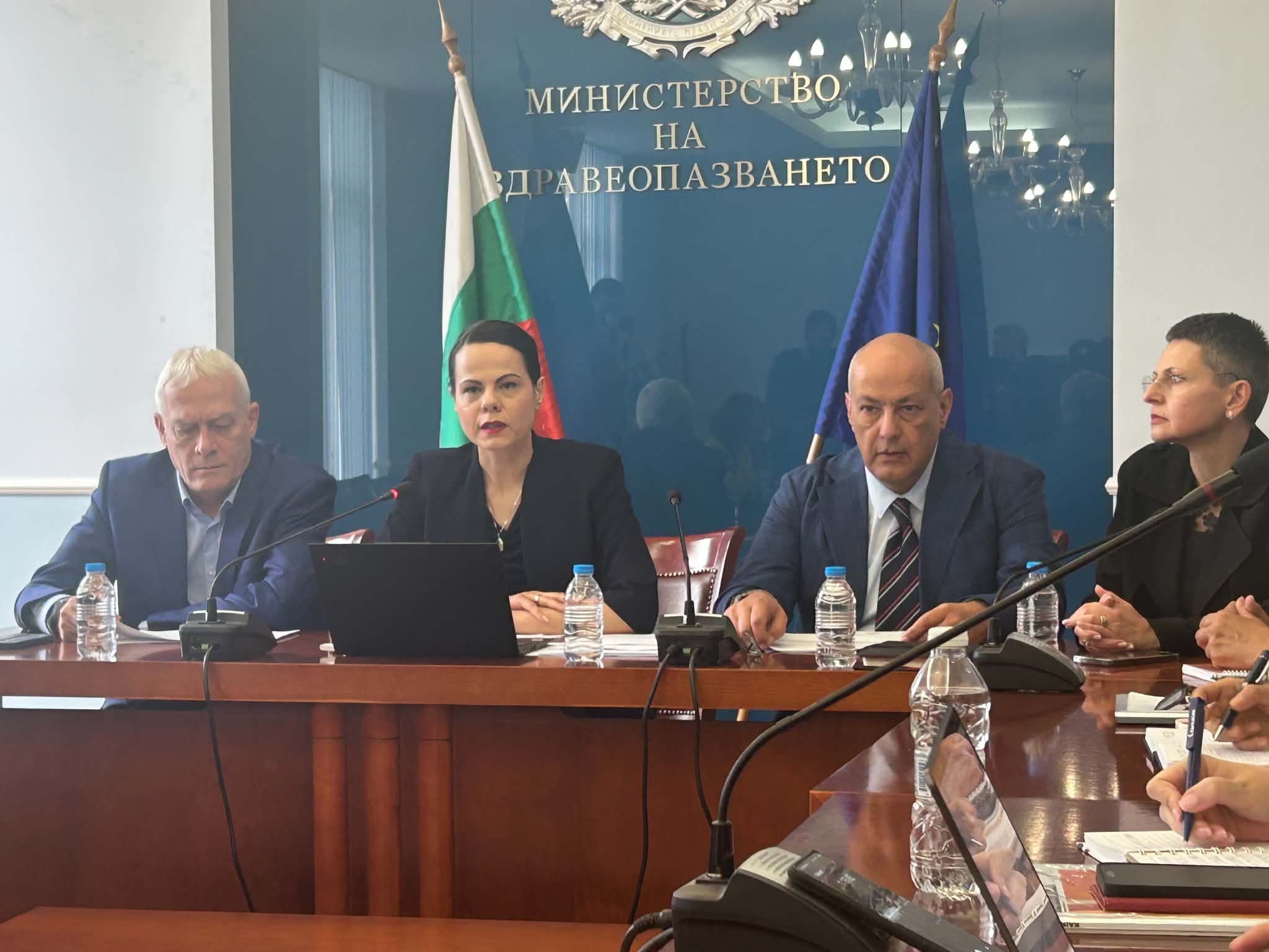 Шефове на задлъжнели болници взимат до 40 000 евро заплати
