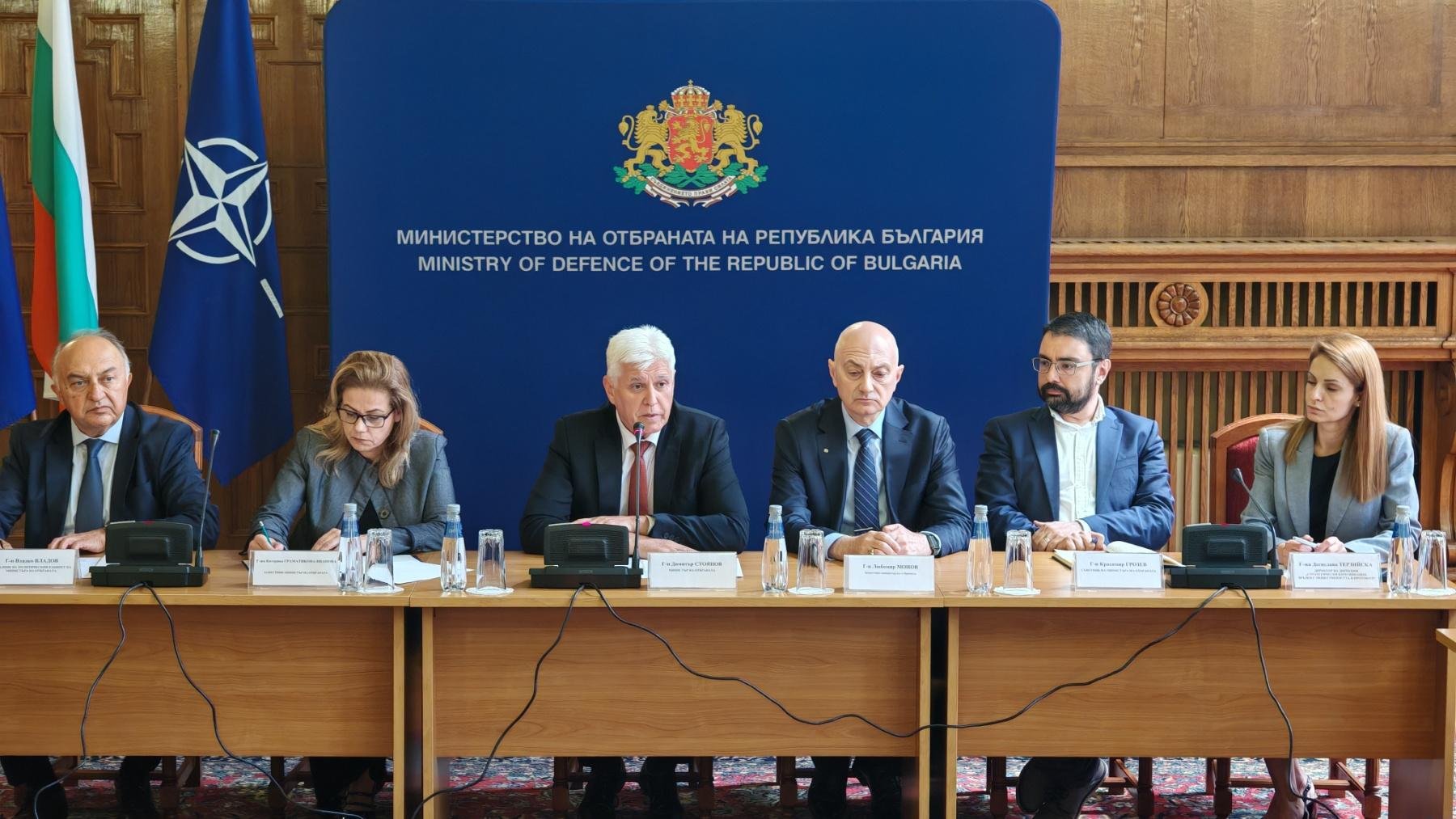 МО е платило над 100 млн. лева авансово без банкови гаранции, но иначе е шампион по ниски нива на корупция (обновена)