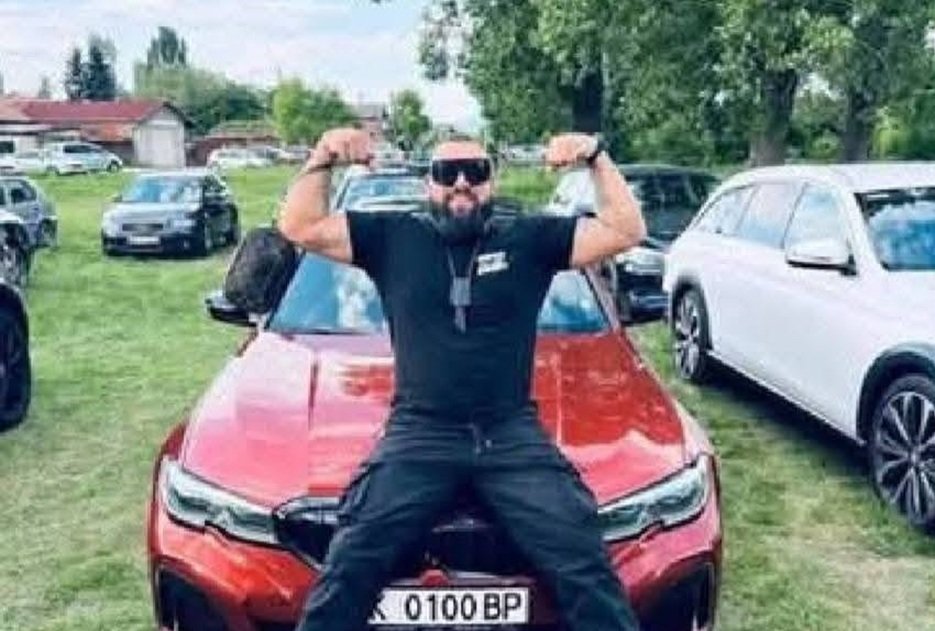 Единият от шофьорите от смъртоносната гонка в София е свързван с "Калашниците"