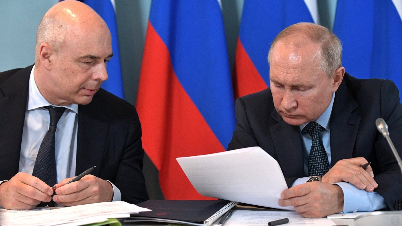 65 милиарда на ден: Кремъл харчи за войната две трети от събраните в бюджета данъци